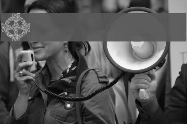 101! Celtic DeZignZ Font examples