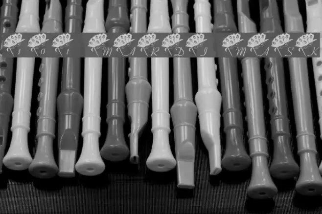 101! Mardi Mask Font examples