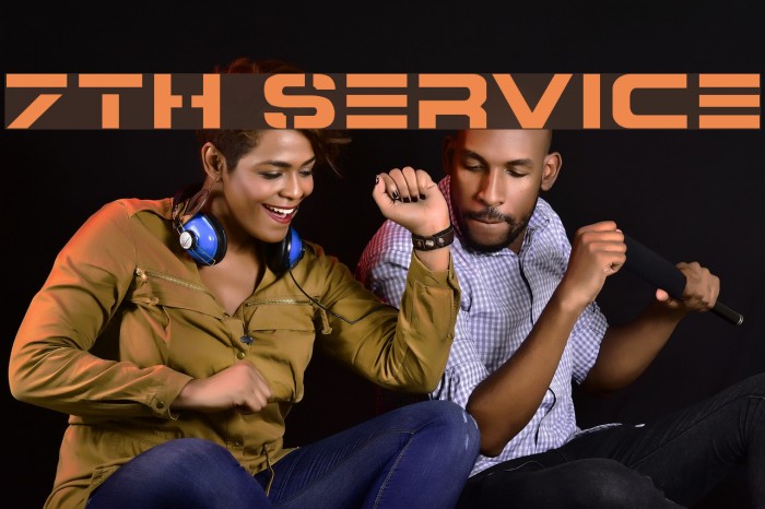 7th Service Шрифта examples