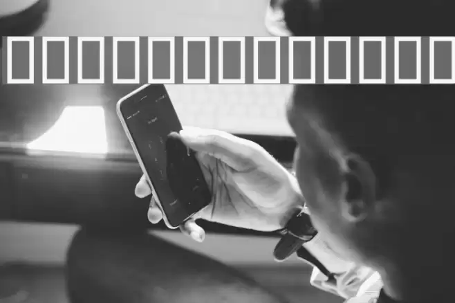 Aaylaar Font examples