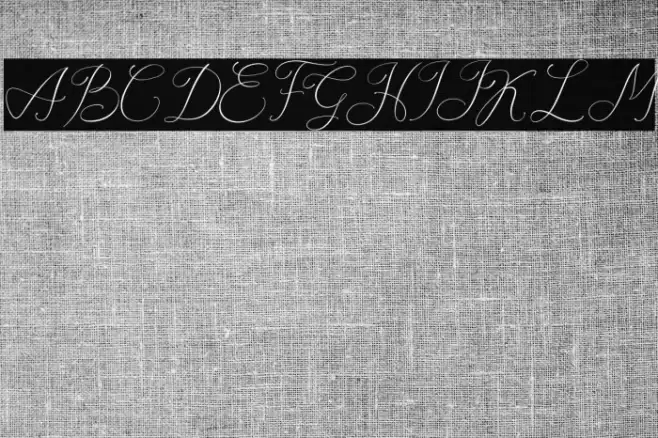 Adora Queen Personal Use Schriftart examples