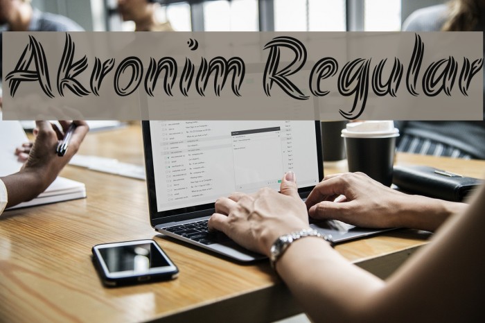 Akronim Regular फ़ॉन्ट examples