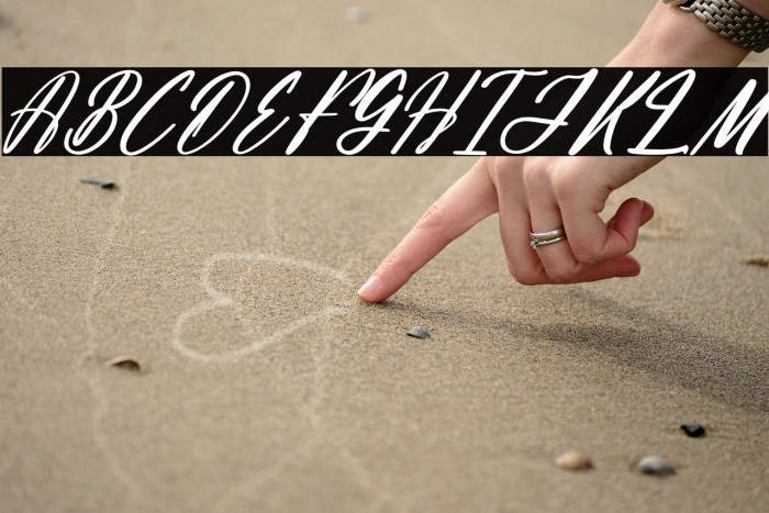 Albathros Yashline DEMO VERSION Italic Example 1