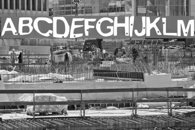 Alien MarksmanRegular Caratteri examples