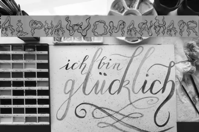 AlphaWomanHair Font examples