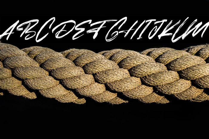 Amores Free Font Example 1