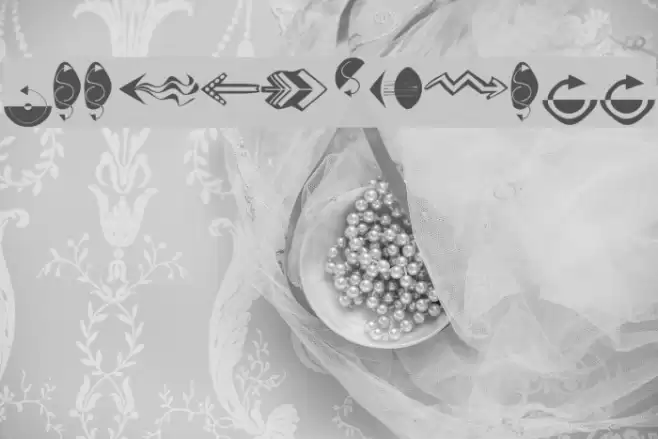 Arrowy-Three Font examples