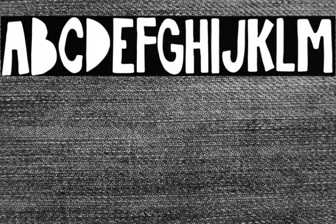 Big Holidays Font examples