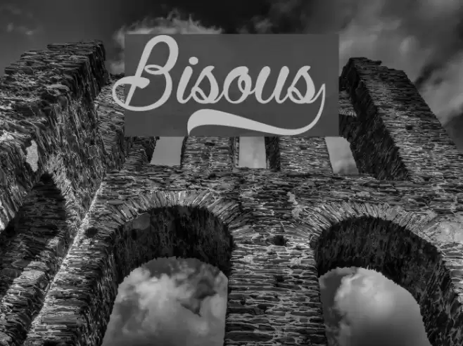 Bisous£ Font examples