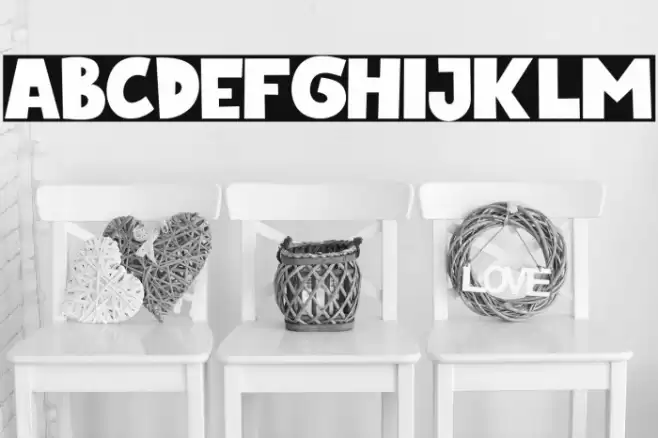 BlueNight Regular Caratteri examples