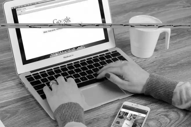 BOSTHON Swash Font examples