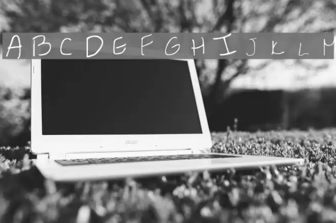 Britts Hand Font examples