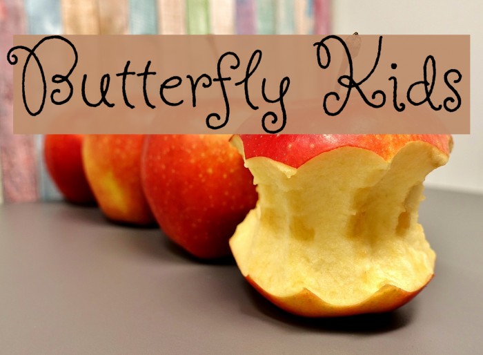 Butterfly Kids Font examples