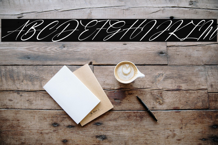 Carrie  Gallerie Italic Example 1