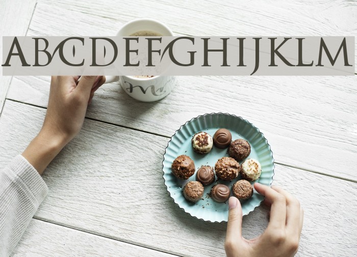 Catwoman Font examples