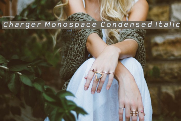 Charger Monospace Condensed Italic Font examples