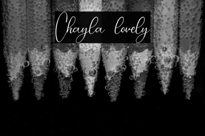 Chayla lovely Font examples