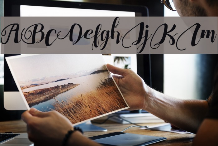 ChocolateHeartFree Font examples
