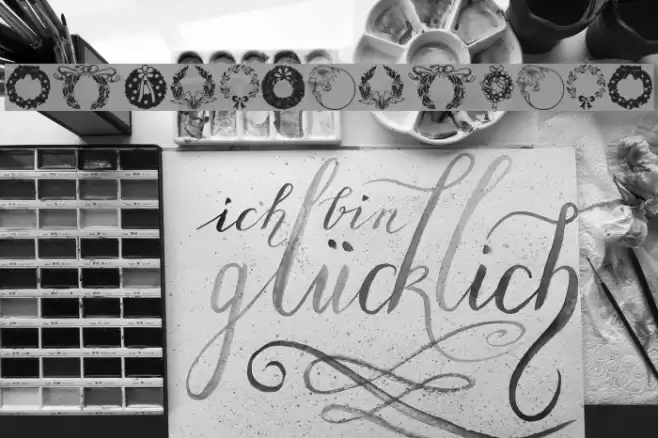 ChristmasWreath Font examples