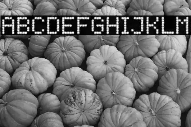 CLUSTER GLITCH Font examples