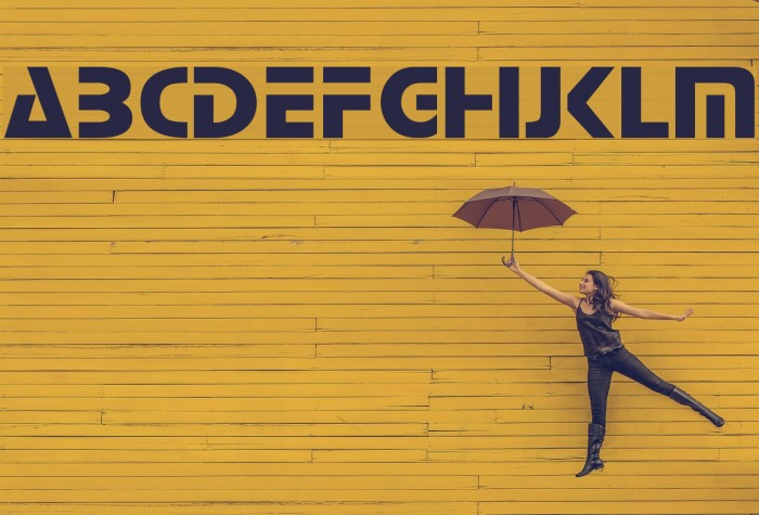 Comaro Normal Font examples