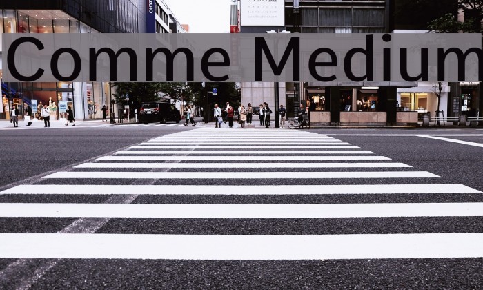 Comme Medium Font examples