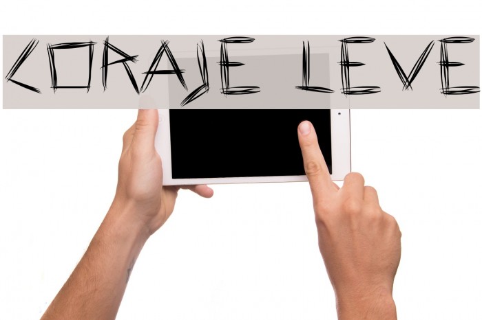 Coraje Leve Schriftart examples