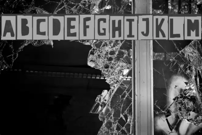 CrewHassan Black Font examples