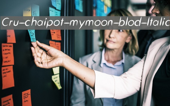 Cru-chaipot-mymoon-blod-ltalic Font examples
