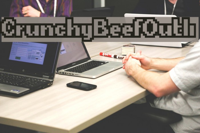 CrunchyBeefOutli Font examples