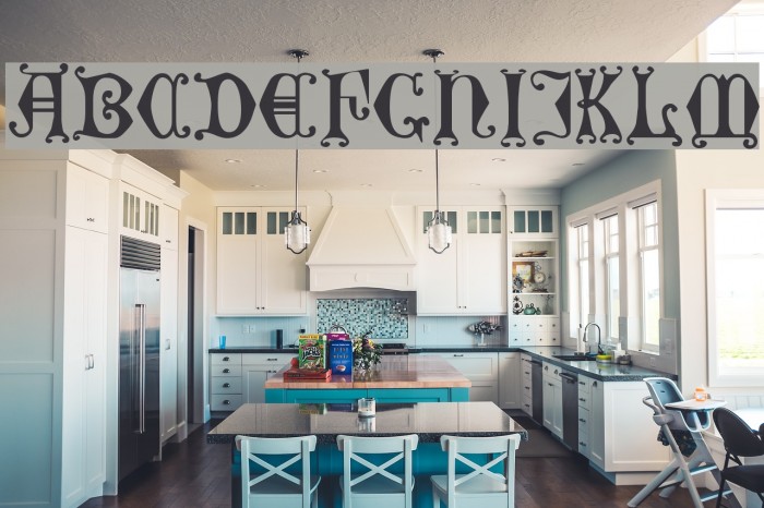 Curled Serif Font examples