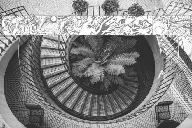 CutAwayOne Font examples