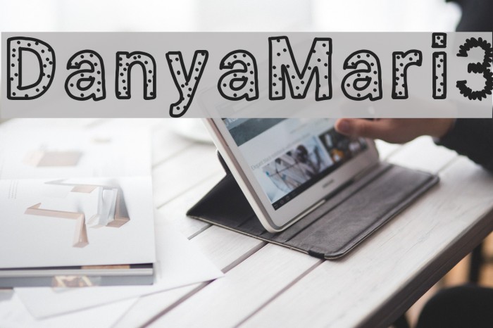 DanyaMari3 Font examples