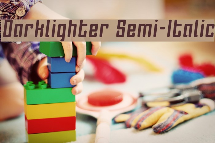 Darklighter Semi-Italic Example 1