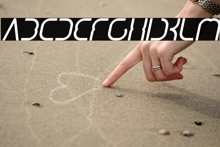 DigitalManBoldItalic-BoldItalic Example 3