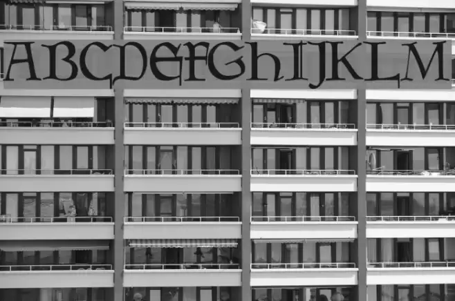 Drips Regular Font examples