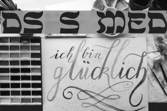 DS Sholom Medium Schriftart examples