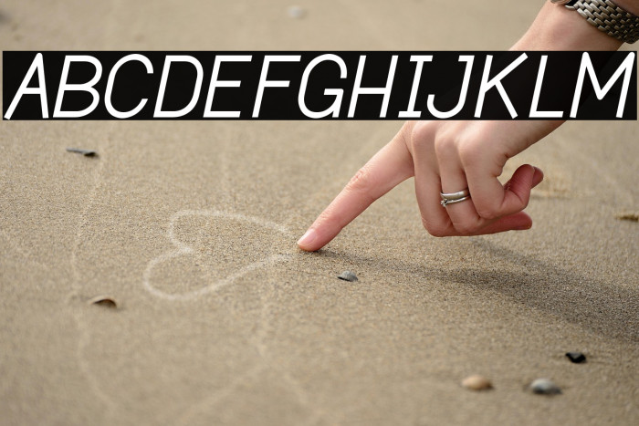 Dustismo  Italic Example 1