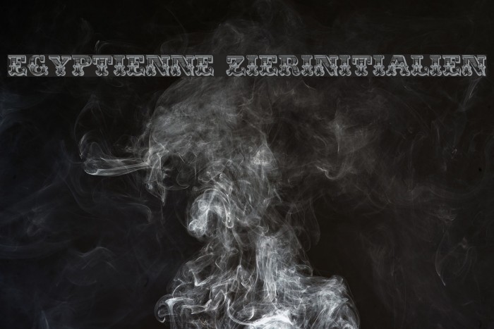 Egyptienne Zierinitialien Font examples