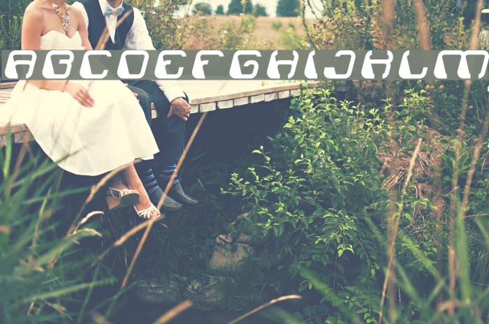 ElectroMagnetLight Font examples