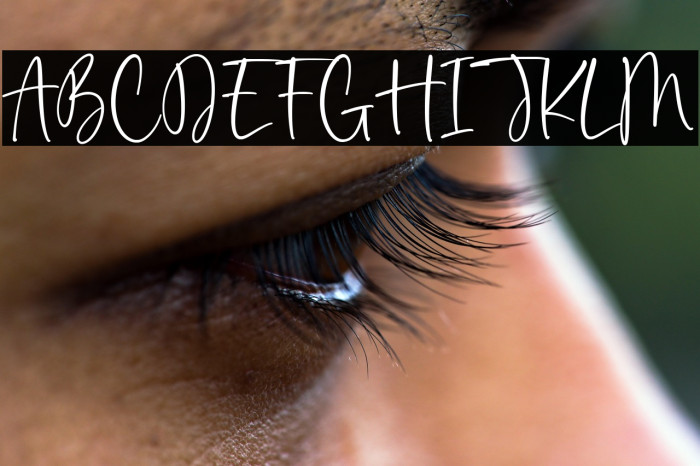 Fabiola Thomson Font examples