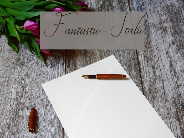 Fantastic-Italic Font examples