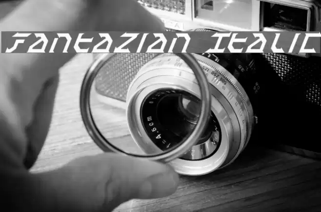 Fantazian Italic Schriftart examples