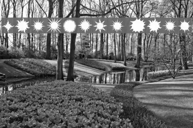 Flaming Stars  Splatters Font examples