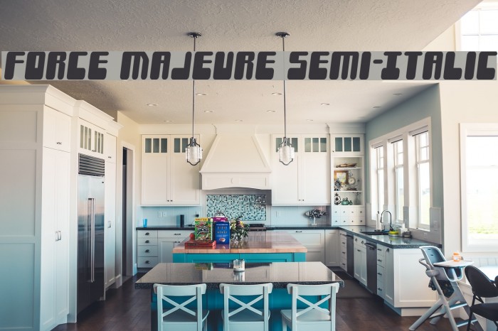 Force Majeure Semi-Italic Example 1