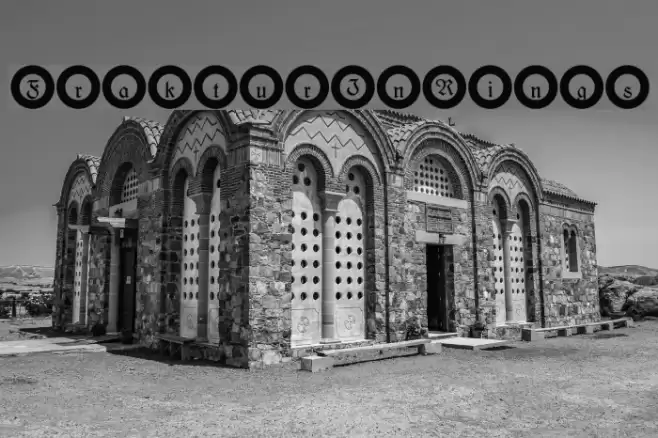 FrakturInRings Font examples