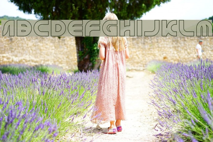 GAPHIC DESIGN-Hollow Example 2