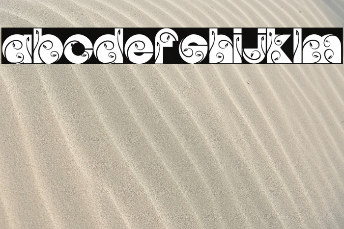 GARDEN BLACK PERSONAL USE Regular Font examples