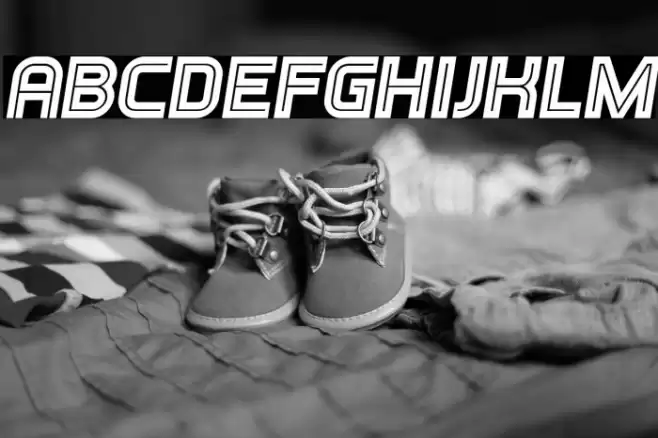 Games Italic Font examples