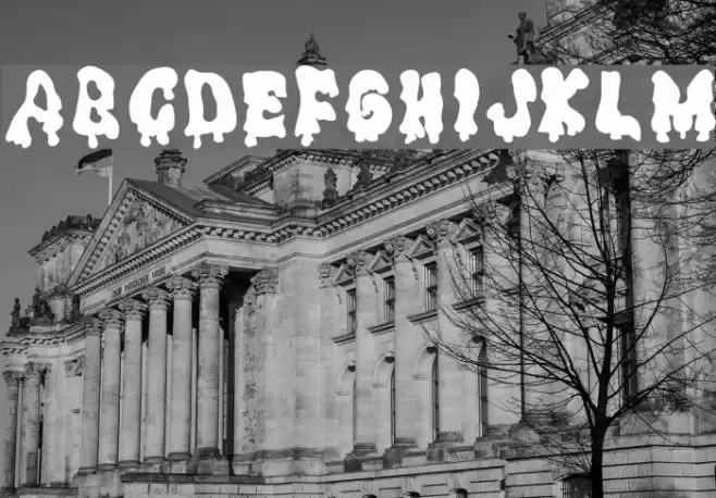 Ghouly Solid Schriftart examples